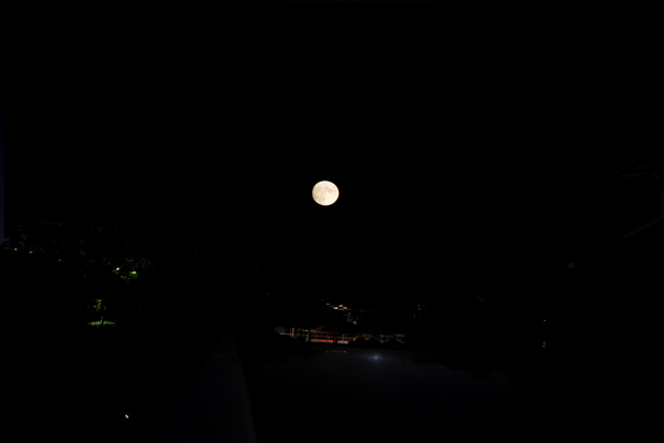 月到中秋分外明