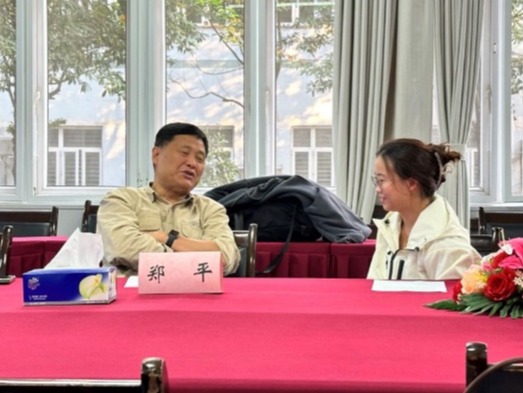 图片包含 窗户, 室内, 房间, 桌子描述已自动生成