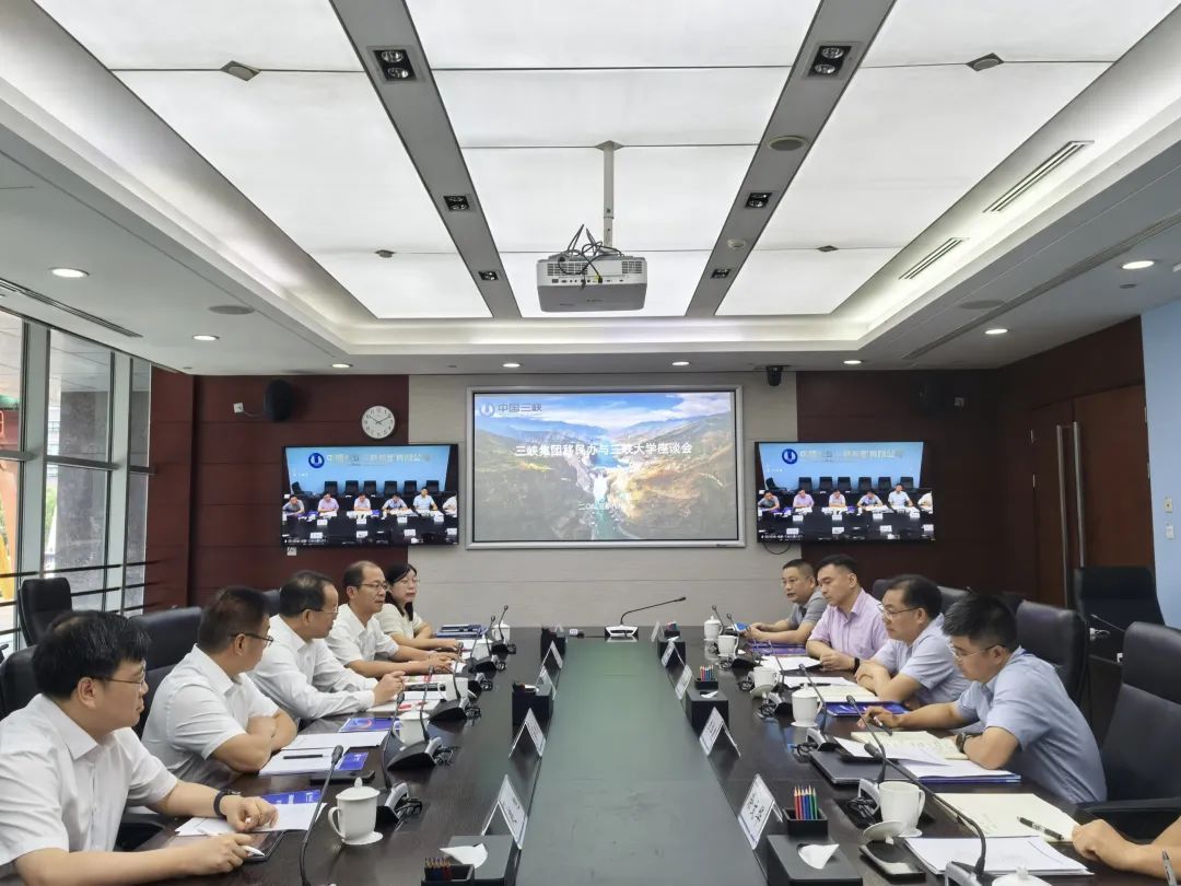 党委书记何伟军、校长黄艳带队走访调研四川省相关企事业单位