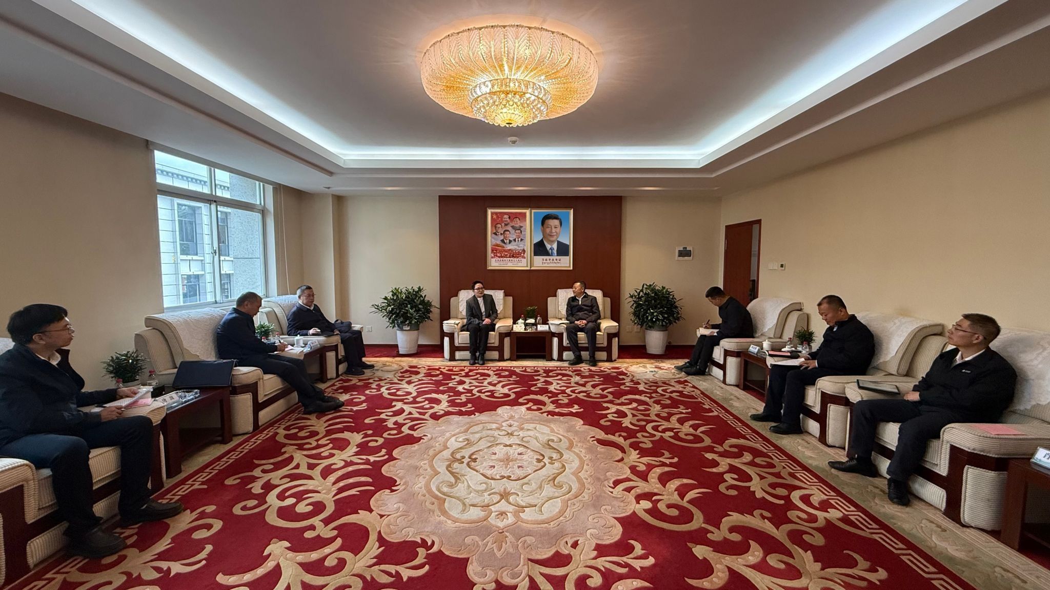 校长黄艳率队赴西藏走访调研